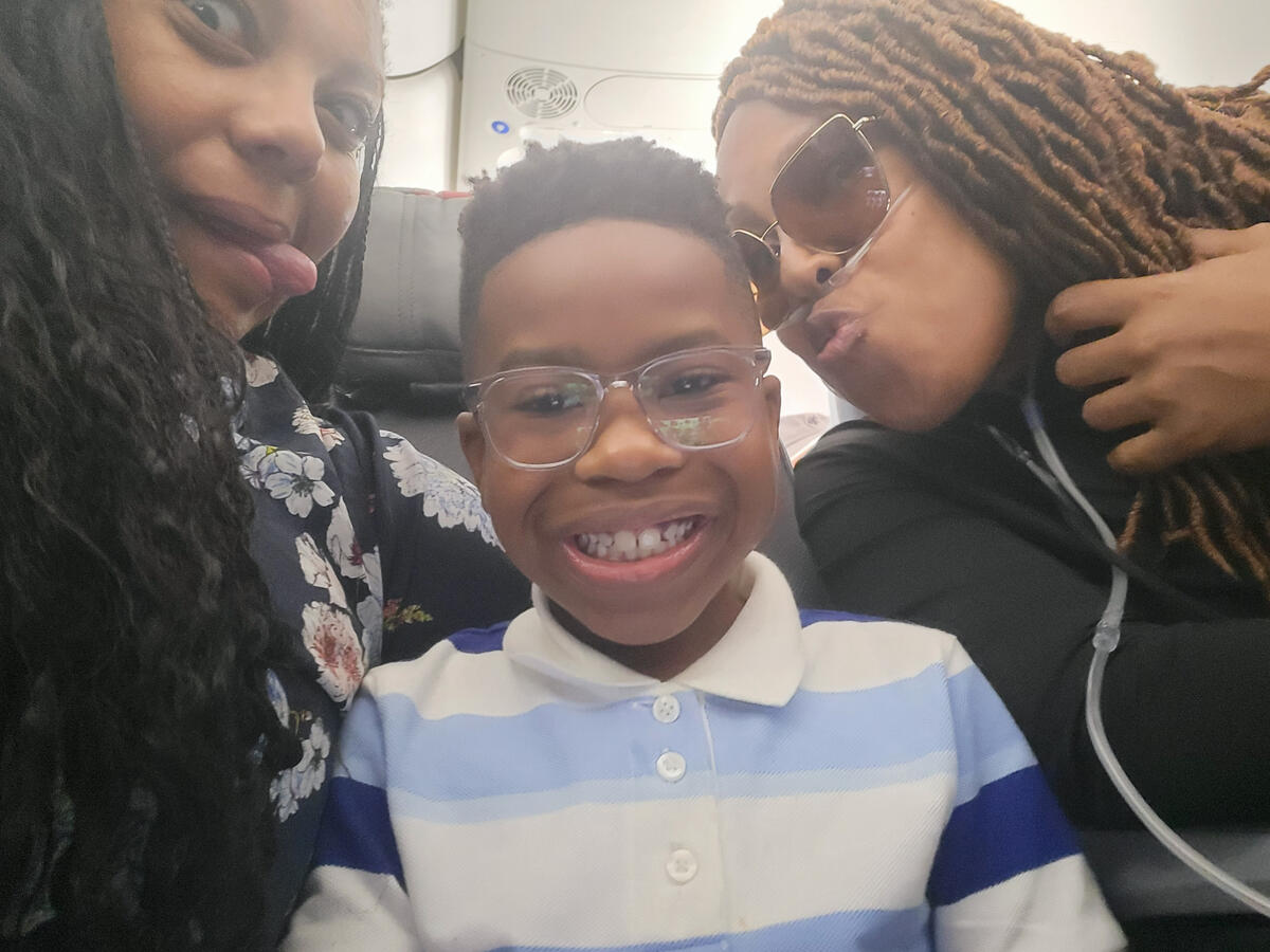 Nikk, Dan-Dan and Nett traveling home Nikk, Dan-Dan and Nett traveling home